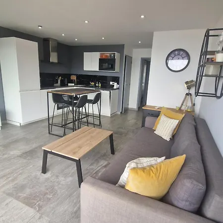 Climatisé 2 Pièces Avec Vue Mer, Centre-ville Sainte-maxime, Animaux Acceptés - Fr-1-780-26 Appartement Sainte-Maxime