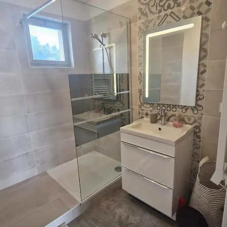 Appartement Climatisé 2 Pièces Avec Vue Mer, Centre-ville Sainte-maxime, Animaux Acceptés - Fr-1-780-26