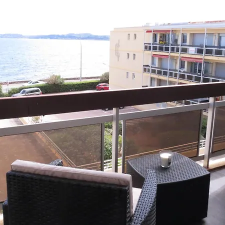 Climatisé 2 Pièces Avec Vue Mer, Centre-ville Sainte-maxime, Animaux Acceptés - Fr-1-780-26 Appartement